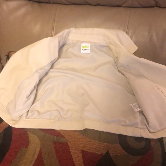 A very stylish leather like toddler’s cream colour jacket, size 18-24 months - Picture 2 of 4
